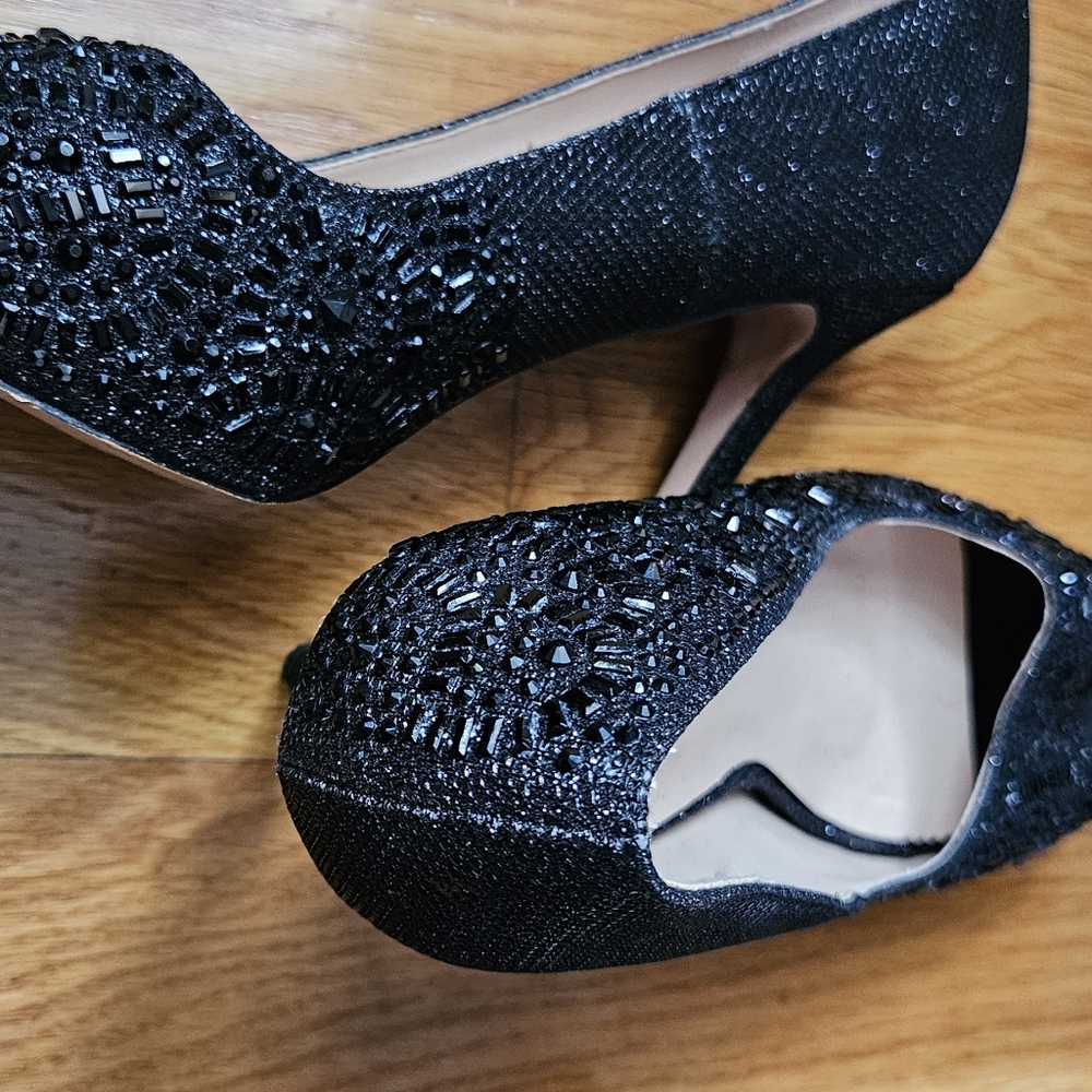 Stiletto - Picture 2 of 4
